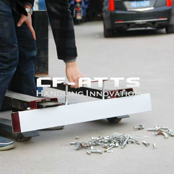 Hang-Type Magnetic Sweeper with Forklift Hanger